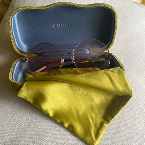 Gucci Round Thin Gold Framed Sunglasses With Case, Dust Bag, Cloth & Care Card - Picture 2 of 13